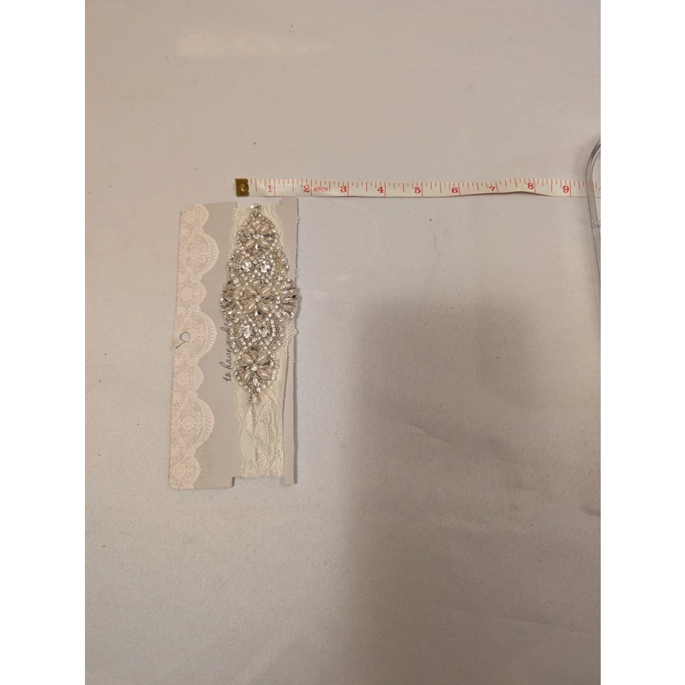 NWT Women's RSVP Bridal Ivory Garter with Large Rhinestone Embellishment